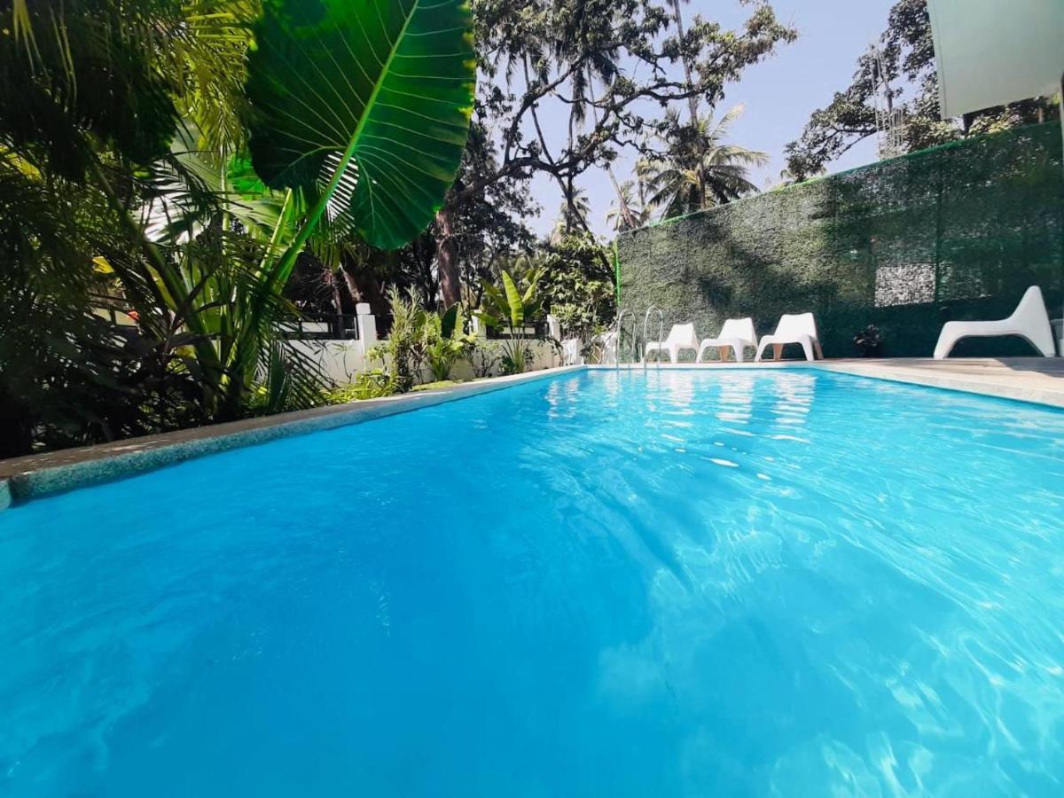 HALF Hotel, Calangute Buitenkant foto