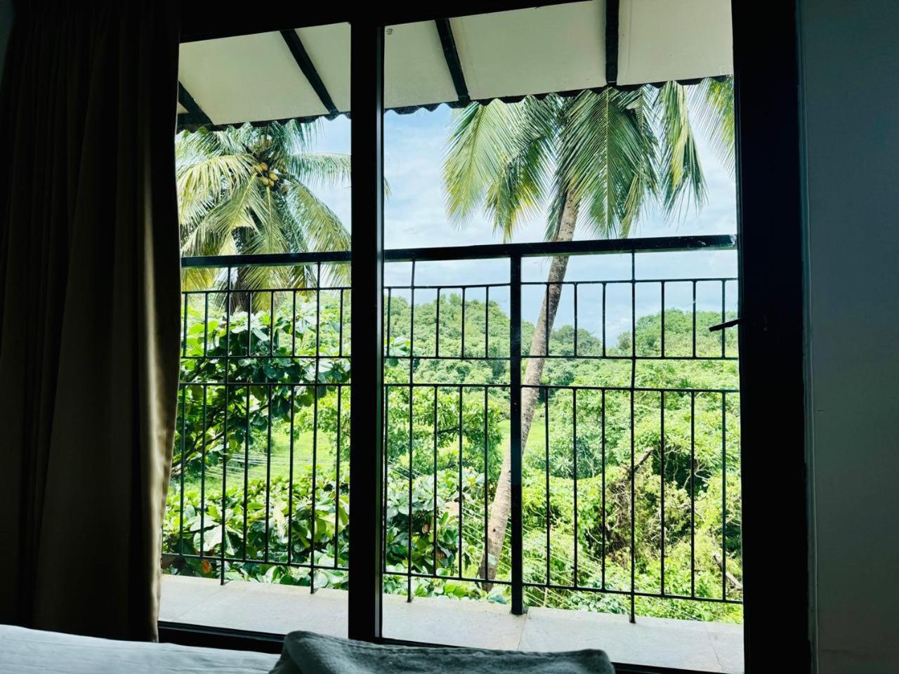 HALF Hotel, Calangute Buitenkant foto