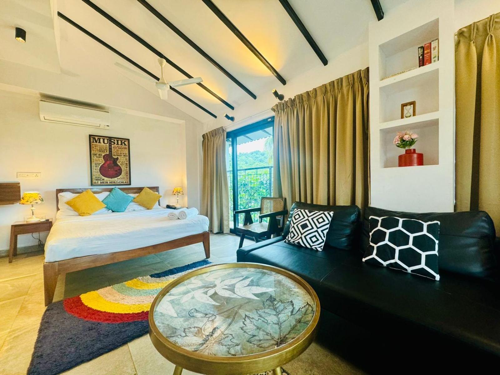 HALF Hotel, Calangute Buitenkant foto