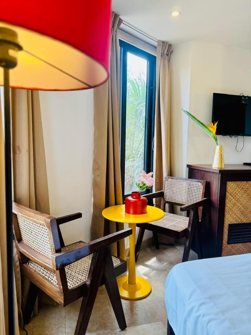 HALF Hotel, Calangute Buitenkant foto