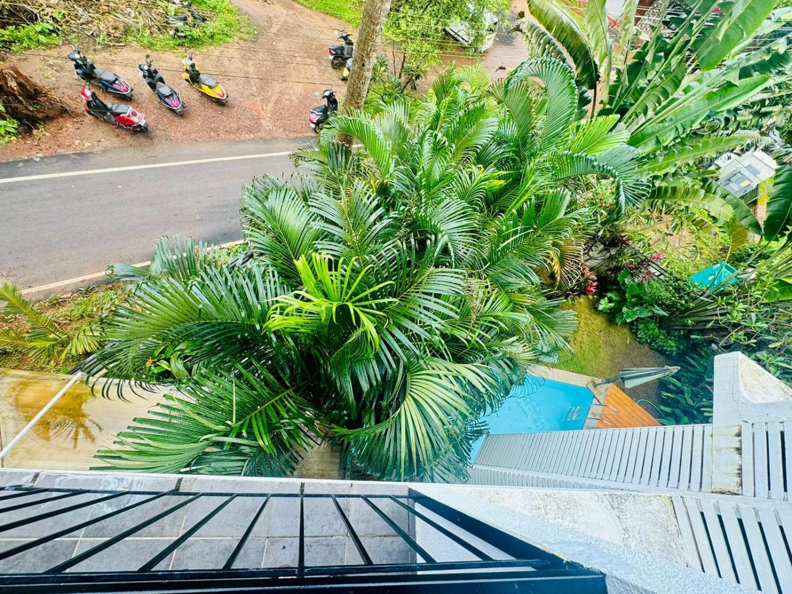 HALF Hotel, Calangute Buitenkant foto
