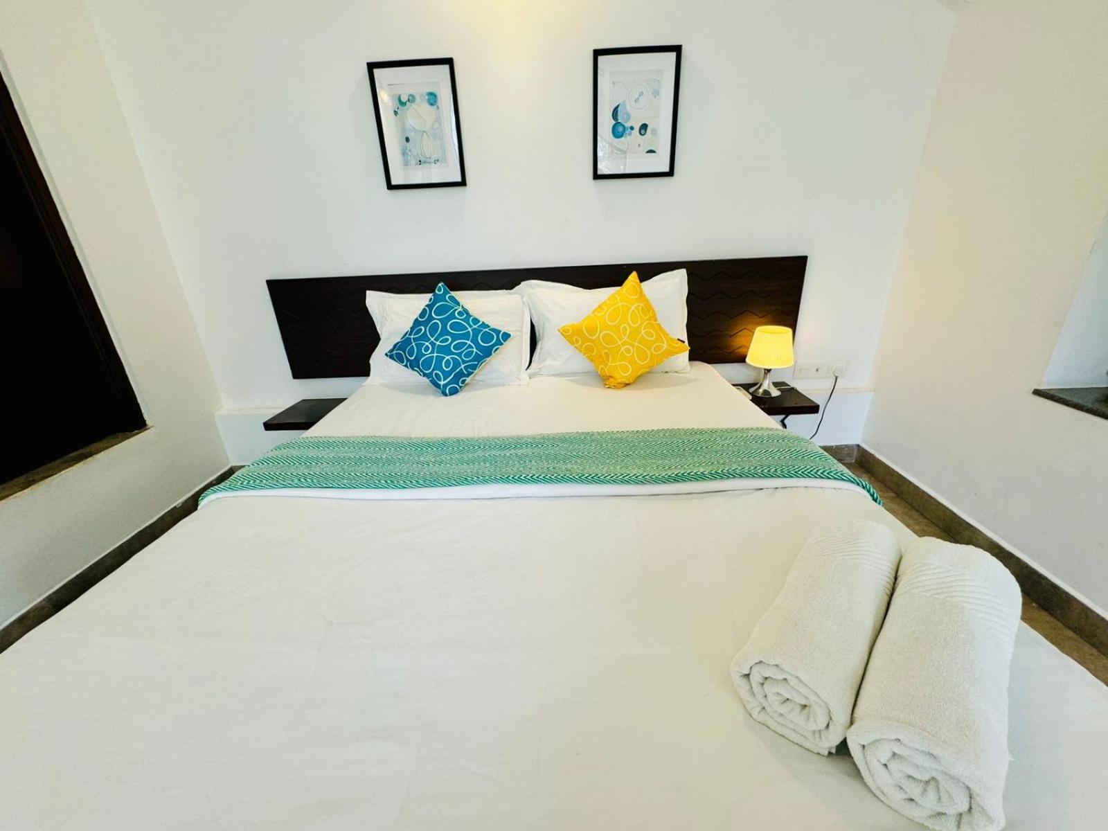HALF Hotel, Calangute Buitenkant foto