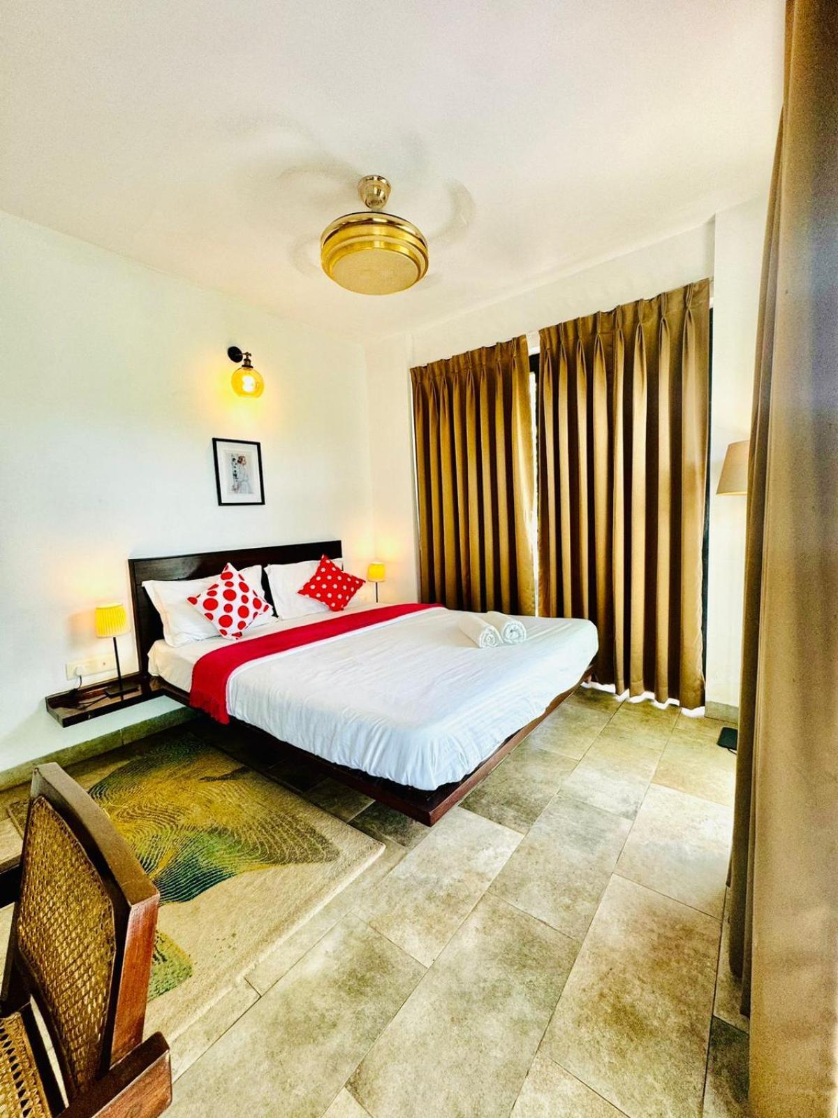 HALF Hotel, Calangute Buitenkant foto