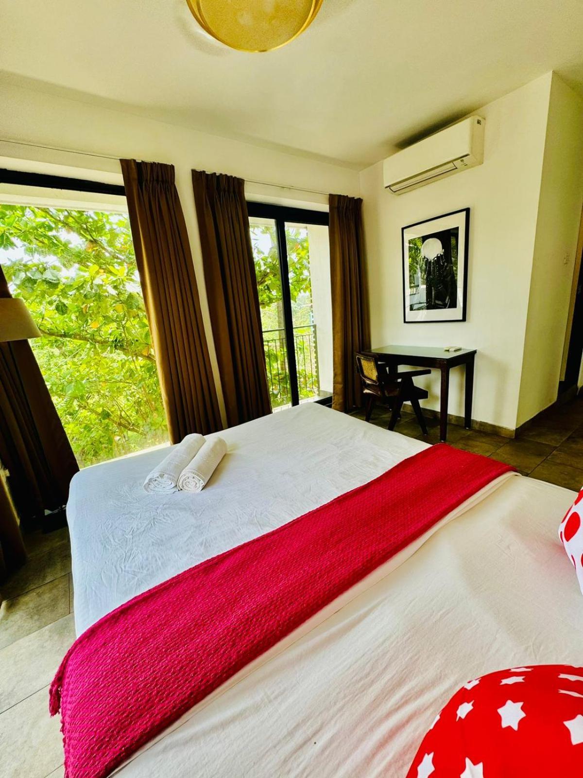 HALF Hotel, Calangute Buitenkant foto
