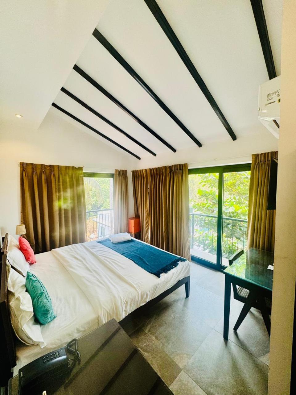 HALF Hotel, Calangute Buitenkant foto